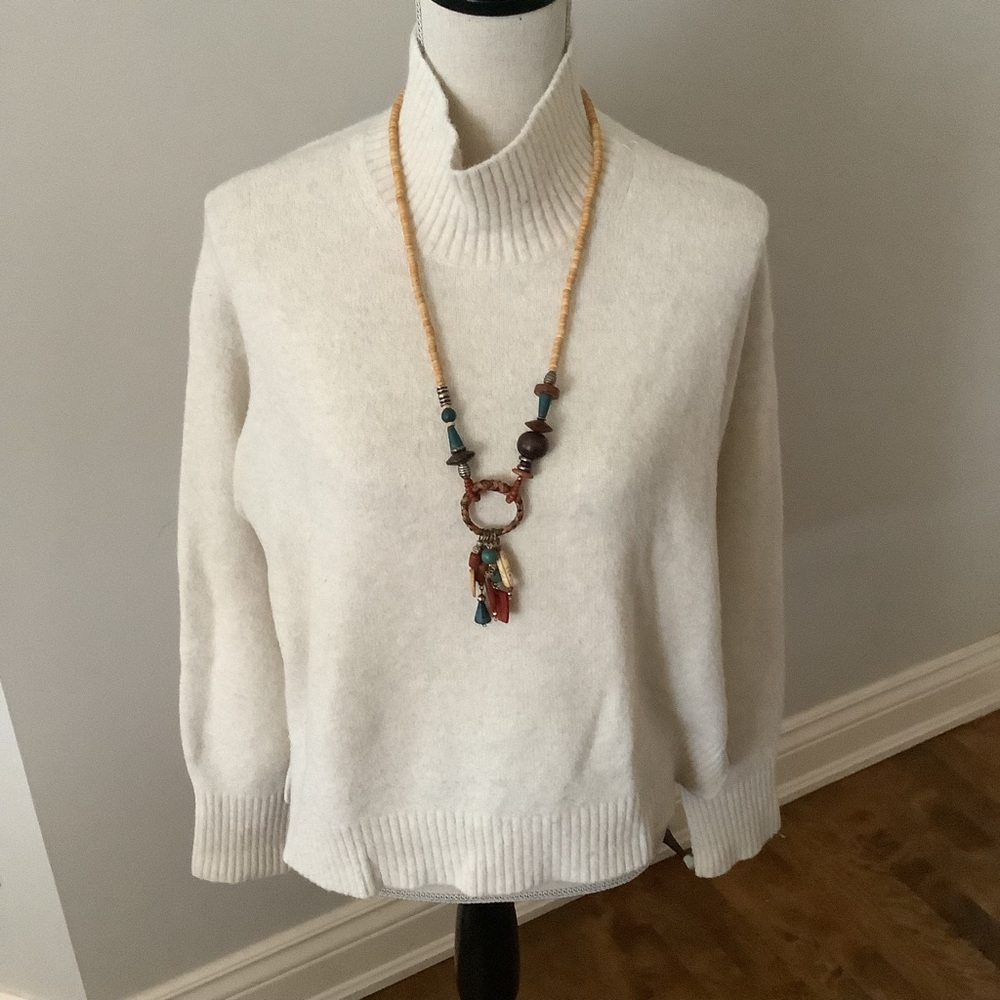 Uniqlo Ivory sweater with wool